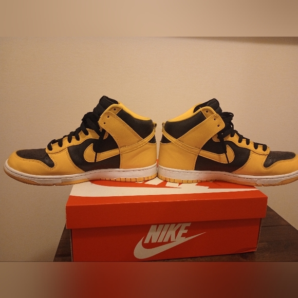 Dunk High Varsity Maize (like Wu-Tangs) Size 11 - Picture 5 of 6